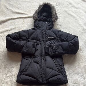 Columbia Puffer Jacket with Faux Fur Hood | Black | Size S | Winter Coat